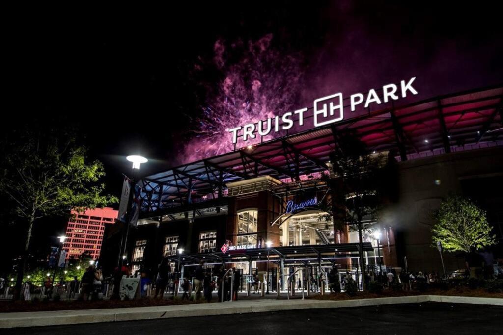 Truist Park Comfort Stays แอตแลนตา ภายนอก รูปภาพ
